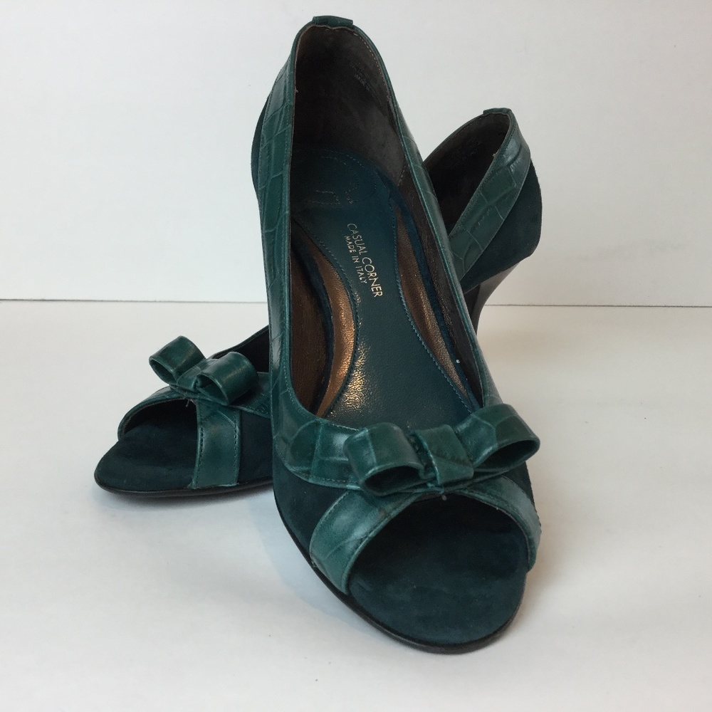 Casual Corner Italian Leather Suede Bow Green Heel